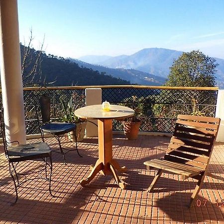Veselka Resort Mukteshwar Luaran gambar